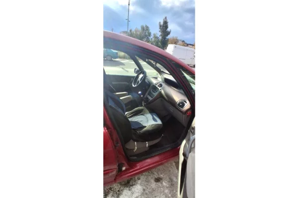 Auto in Vendita a Tirana - 1,000 Euro