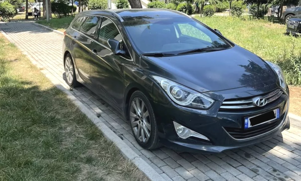 Auto in Vendita a Tirana, Hyundai, 2013 Diesel,Kambio Automatik Pagamento 6,300  Euro.