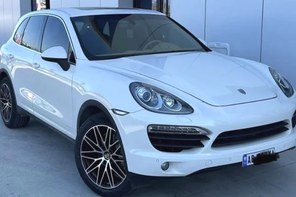 Auto in Vendita a Tirana - 13,900 Euro