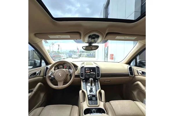 Auto in Vendita a Tirana - 13,900 Euro