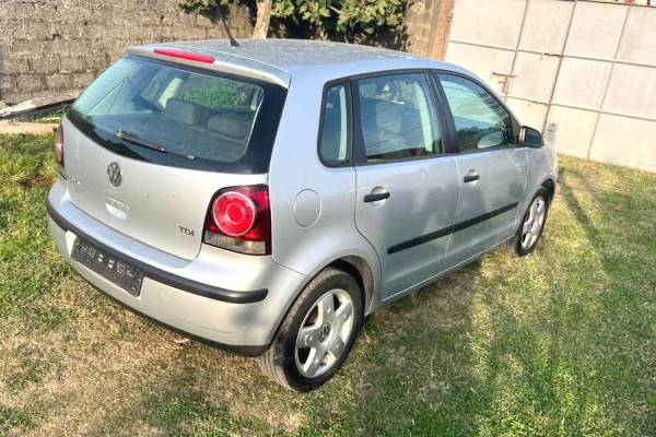 Auto in Vendita a Tirana - 2,800 Euro
