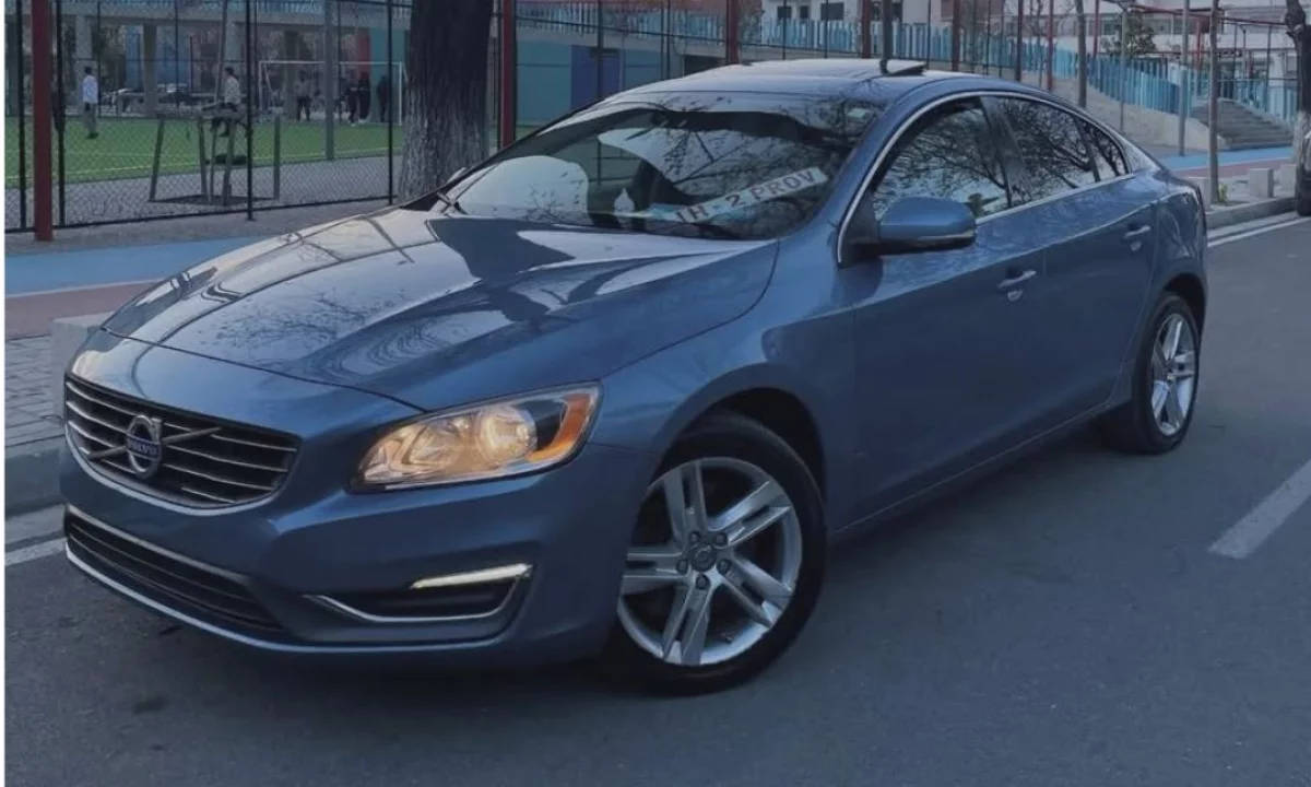 Auto in Vendita a Tirana, Volvo, 2014 Benzine,Kambio Automatik Pagamento 8,500  Euro.