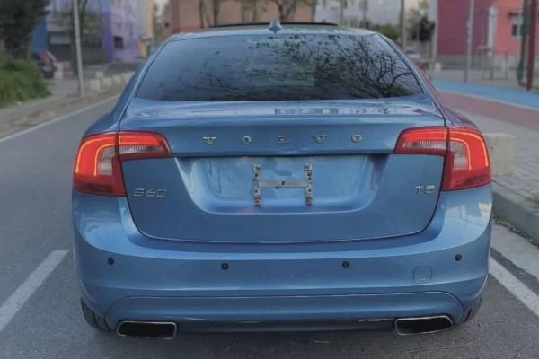 Auto in Vendita a Tirana - 8,500 Euro