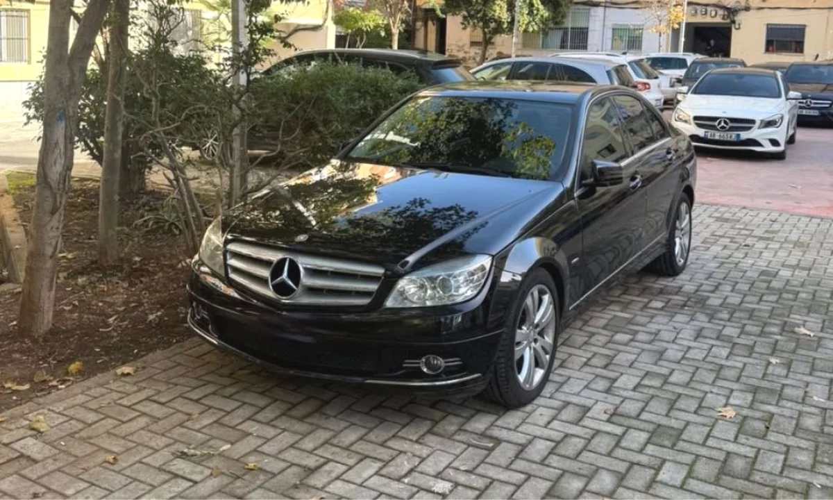 Auto in Vendita a Alessio, Mercedes-Benz, 2010 Diesel,Kambio Automatik Pagamento 7,300  Euro.