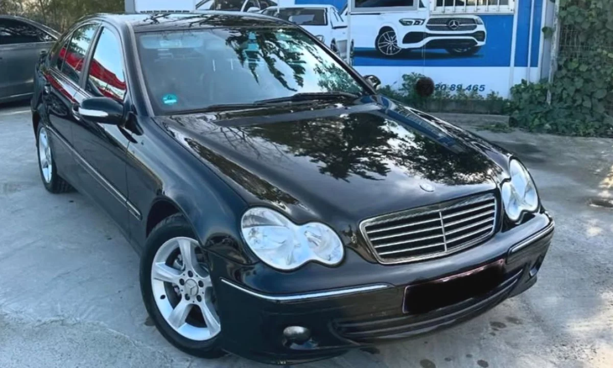 Auto in Vendita a Tirana, Mercedes-Benz, 2006 Diesel,Kambio Automatik Pagamento 4,700  Euro.