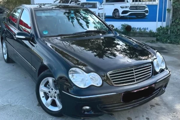 Auto in Vendita a Tirana - 4,700 Euro