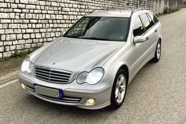 Auto in Vendita a Tirana - 4,300 Euro