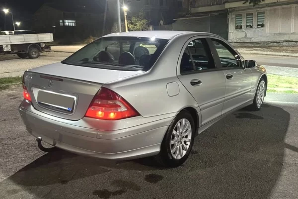 Auto in Vendita a Tirana - 4,000 Euro