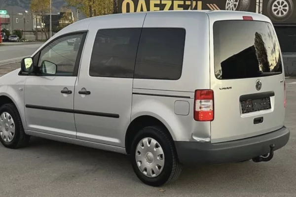 Auto in Vendita a Tirana - 3,999 Euro