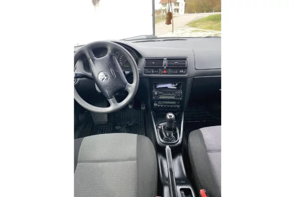 Auto in Vendita a Peja - 3,900 Euro