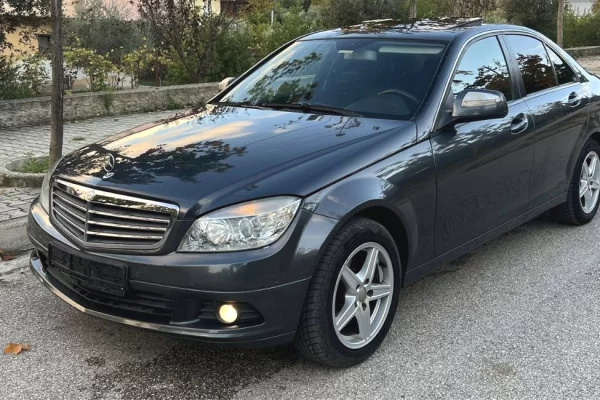 Auto in Vendita a Tirana - 4,800 Euro