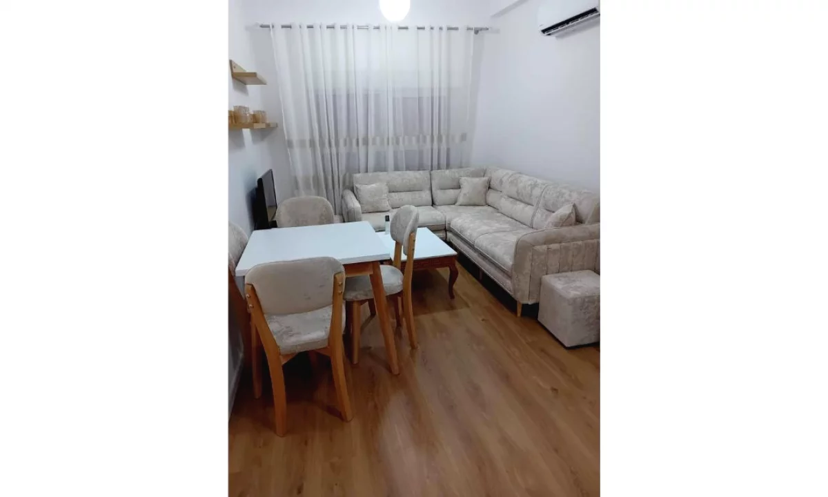 Shtepi me qera Apartament ne Tirane, 1+1, Mobilimi E mobiluar, Pagesa 450  Euro.