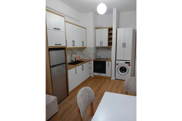 Shtepi me qera Apartament ne Tirane, 1+1, Mobilimi E mobiluar, Pagesa 450  Euro.