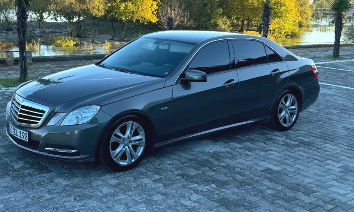 Auto in Vendita a Tirana, Mercedes-Benz, 2011 Diesel,Kambio Automatik Pagamento 9,500  Euro.