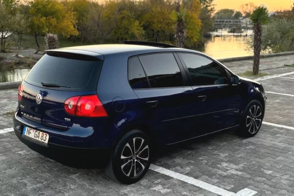 Auto in Vendita a Tirana - 5,200 Euro