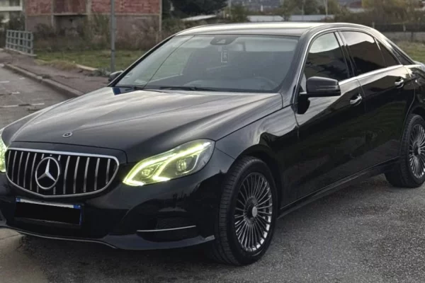 Auto in Vendita a Tirana - 12,500 Euro