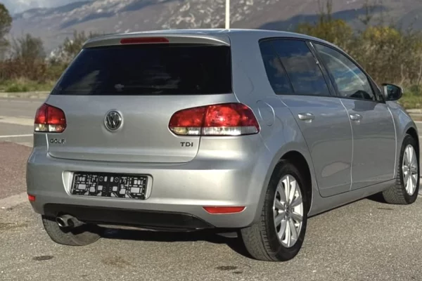 Auto in Vendita a Tirana - 6,800 Euro