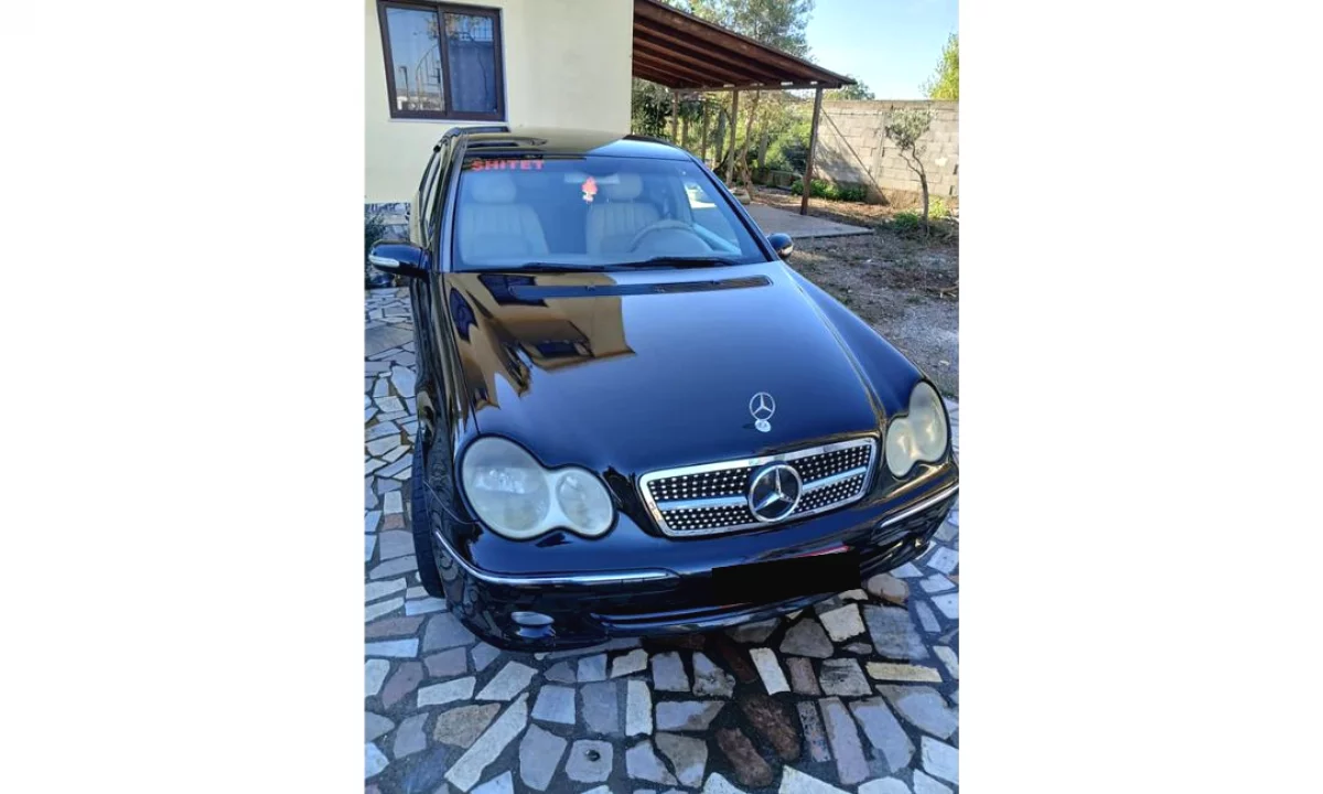 Auto in Vendita a Alessio, Mercedes-Benz, 2004 Diesel,Kambio Automatik Pagamento 4,500  Euro.