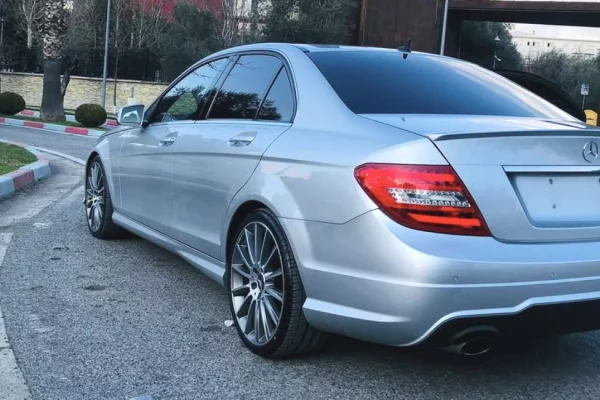 Auto in Vendita a Tirana - 7,000 Euro