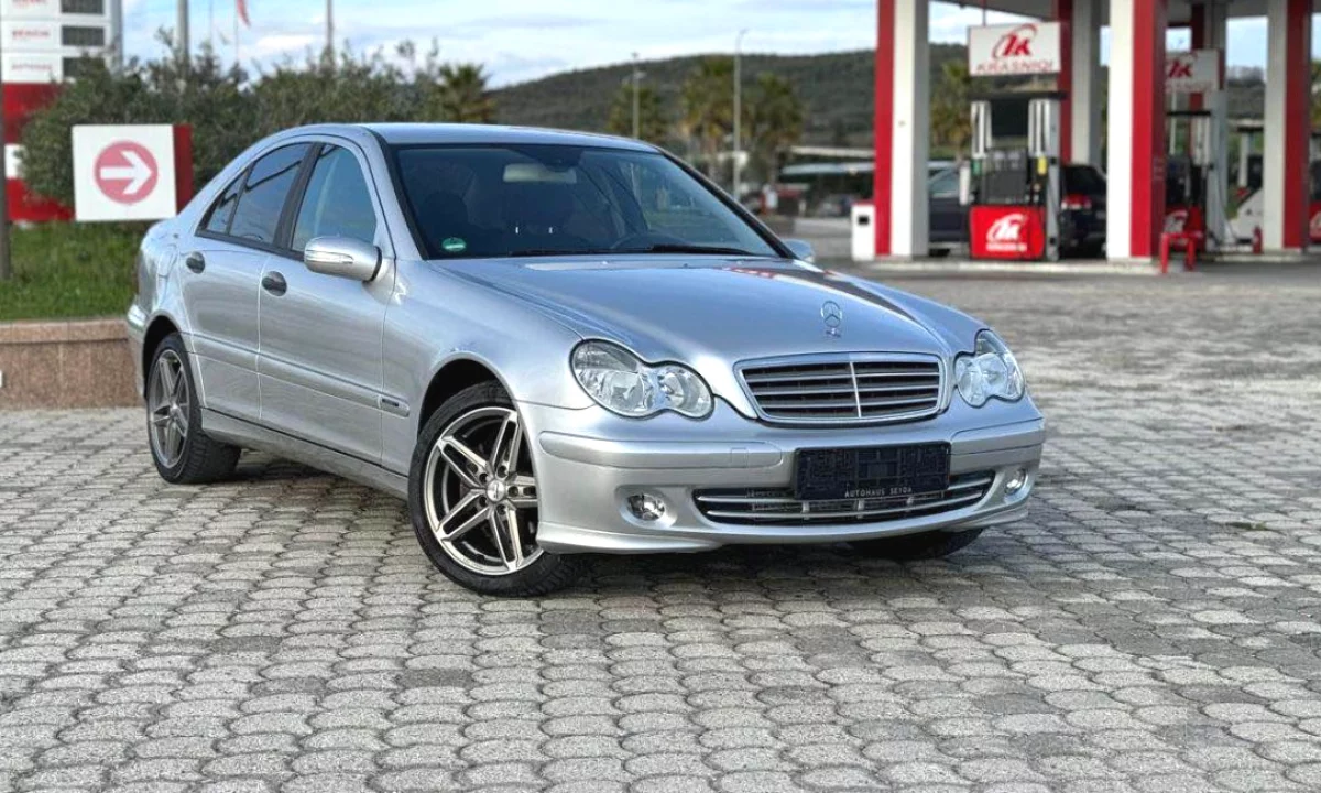 Auto in Vendita a Lushnja, Mercedes-Benz, 2006 Diesel,Kambio Automatik Pagamento 4,800  Euro.
