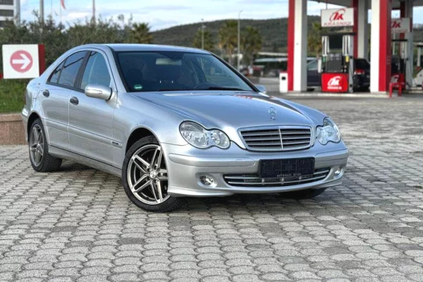 🚘 SHITET – Mercedes-Benz C-Class