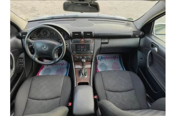 Auto in Vendita a Lushnja, Mercedes-Benz, 2006 Diesel,Kambio Automatik Pagamento 4,800  Euro.