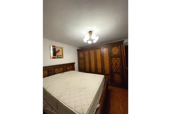 Shtepi me qera Apartament ne Tirane, 2+1, Mobilimi E mobiluar, Pagesa 43,000  Leke.