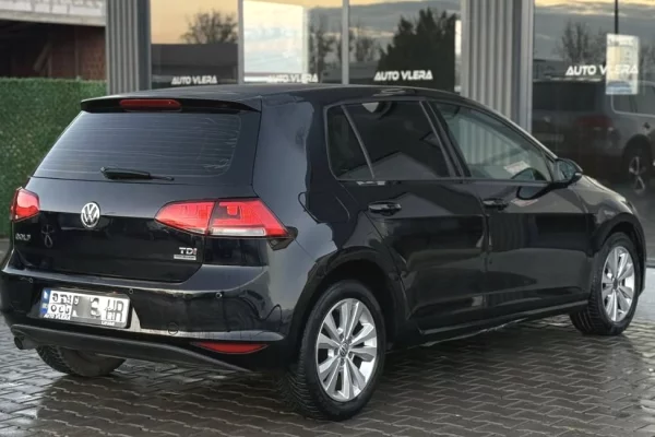 Auto in Vendita a Mitrovica, Volkswagen, 2013 Diesel,Kambio Automatik Pagamento 8,900  Euro.