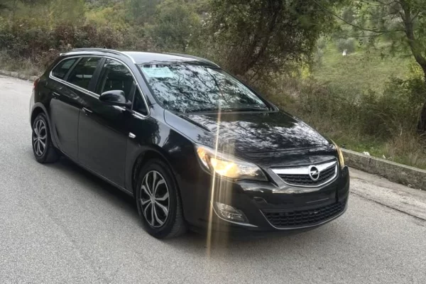 Auto in Vendita a Tirana - 4,800 Euro