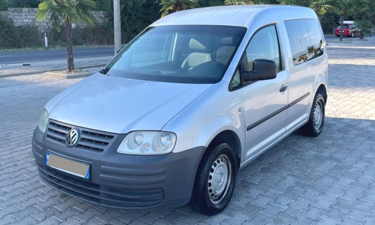Auto in Vendita a Scutari, Volkswagen, 2004 Diesel,Kambio Manual Pagamento 4,600  Euro.