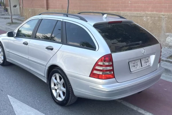 Auto in Vendita a Tirana - 3,900 Euro