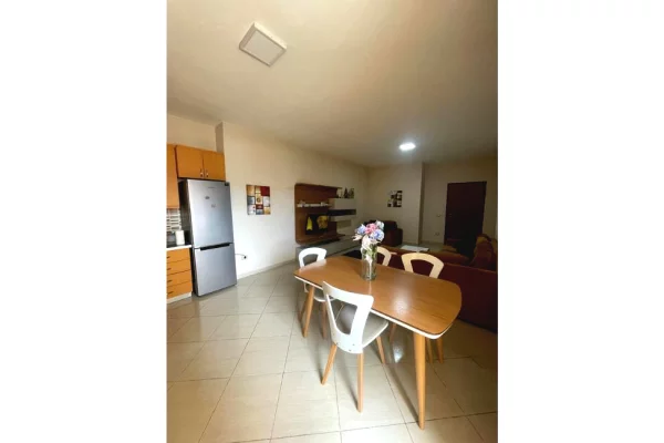 Shtepi me qera Apartament ne Tirane, 2+1, Mobilimi E mobiluar, Pagesa 700  Euro.