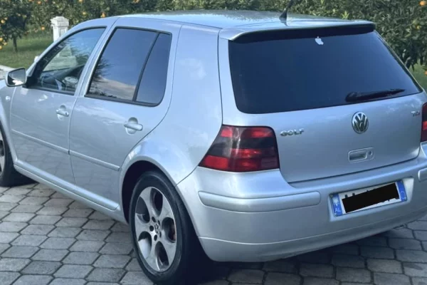 Auto in Vendita a Tirana - 2,500 Euro