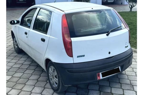Auto in Vendita a Tirana - 1,400 Euro