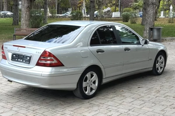 Auto in Vendita a Tirana - 4,000 Euro