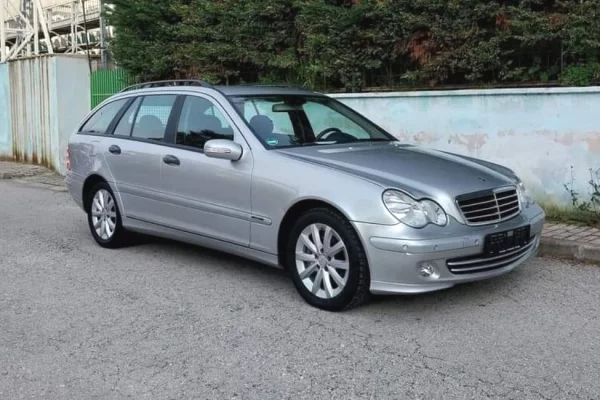 Auto in Vendita a Tirana - 3,700 Euro