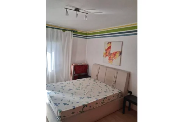 Shtepi me qera Apartament ne Tirane, 1+1, Mobilimi E mobiluar, Pagesa 42,000  Leke.