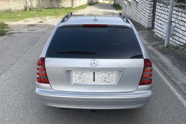 Auto in Vendita a Tirana - 3,750 Euro