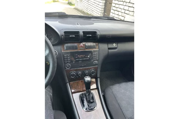 Auto in Vendita a Tirana - 3,750 Euro