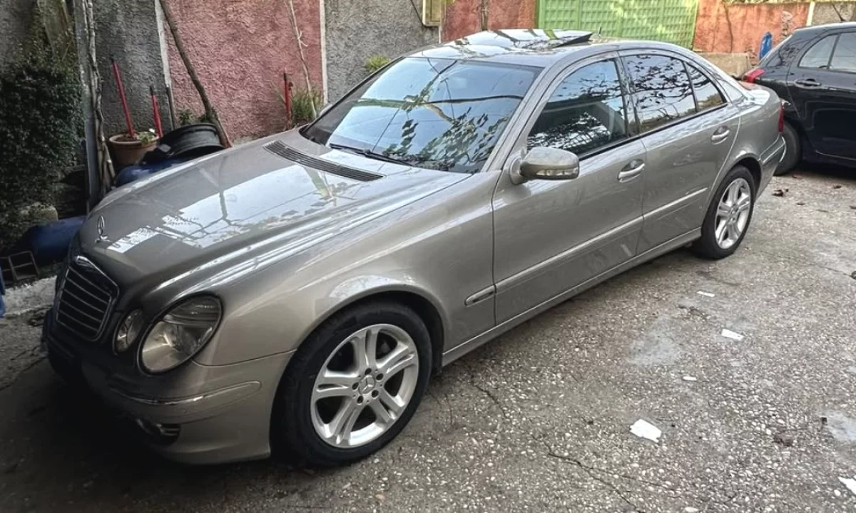 Auto in Vendita a Tirana, Mercedes-Benz, 2007 Benzine,Kambio Automatik Pagamento 6,500  Euro.