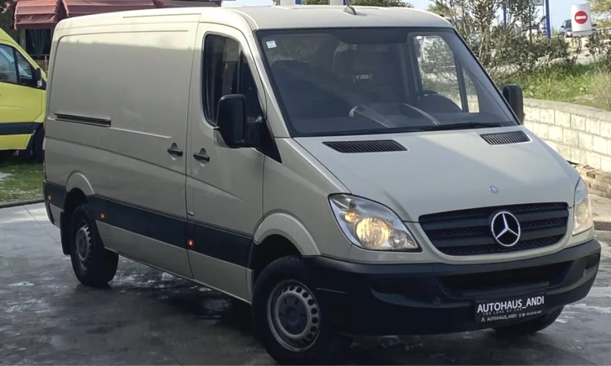 Auto in Vendita a Berat, Mercedes-Benz, 2010 Diesel,Kambio Manual Pagamento 8,500  Euro.