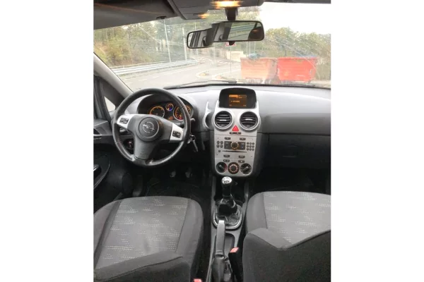 Auto in Vendita a Tirana - 3,300 Euro