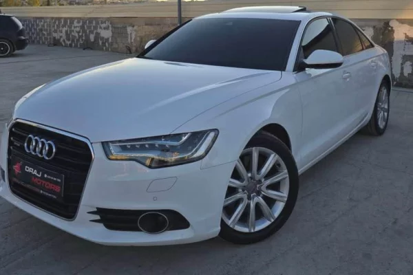 Auto in Vendita a Tirana - 9,800 Euro