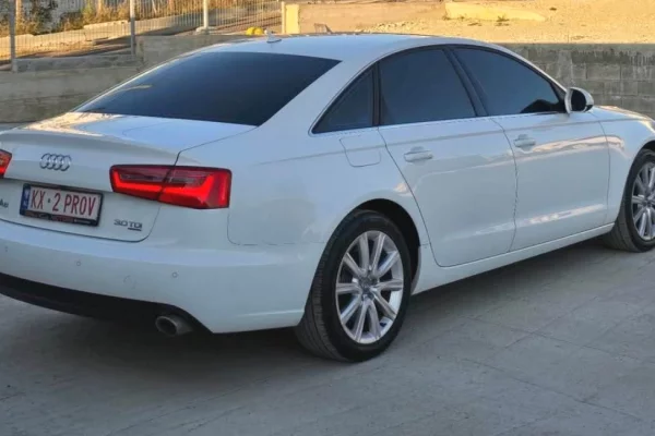 Auto in Vendita a Tirana - 9,800 Euro