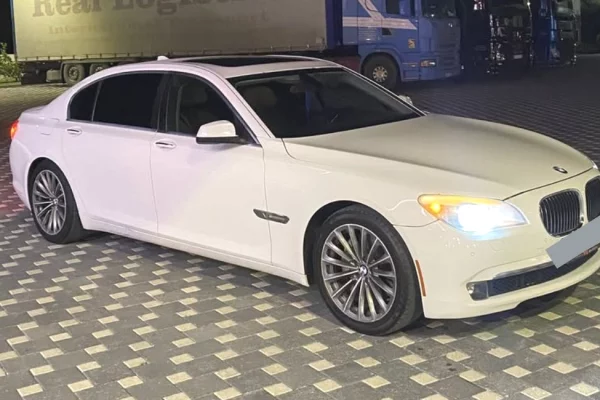 Auto in Vendita a Tirana - 8,300 Euro