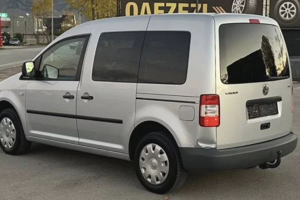 Auto in Vendita a Tirana - 3,999 Euro