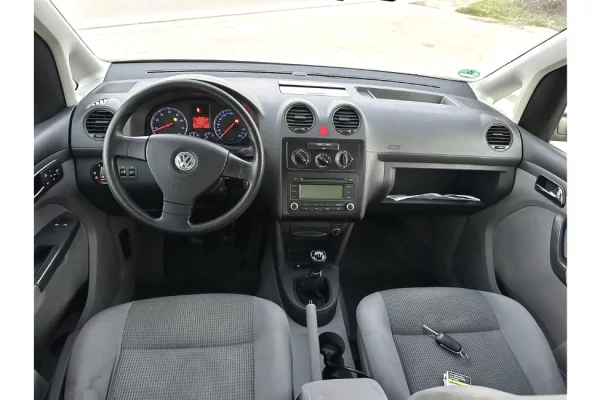 Auto in Vendita a Tirana - 3,999 Euro