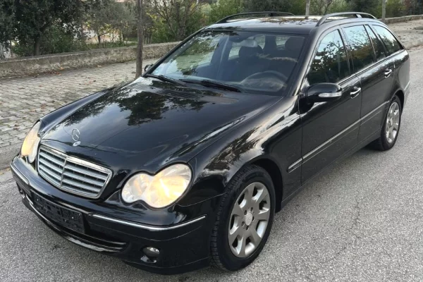 Auto in Vendita a Tirana - 4,000 Euro