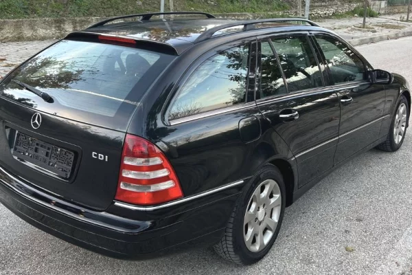 Auto in Vendita a Tirana - 4,000 Euro