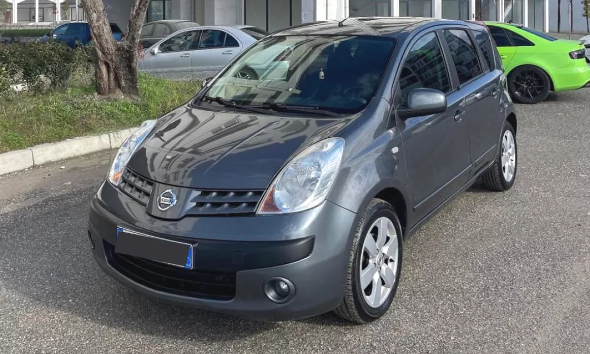 Auto in Vendita a Tirana, Nissan, 2006 Benzine,Kambio Automatik Pagamento 3,200  Euro.